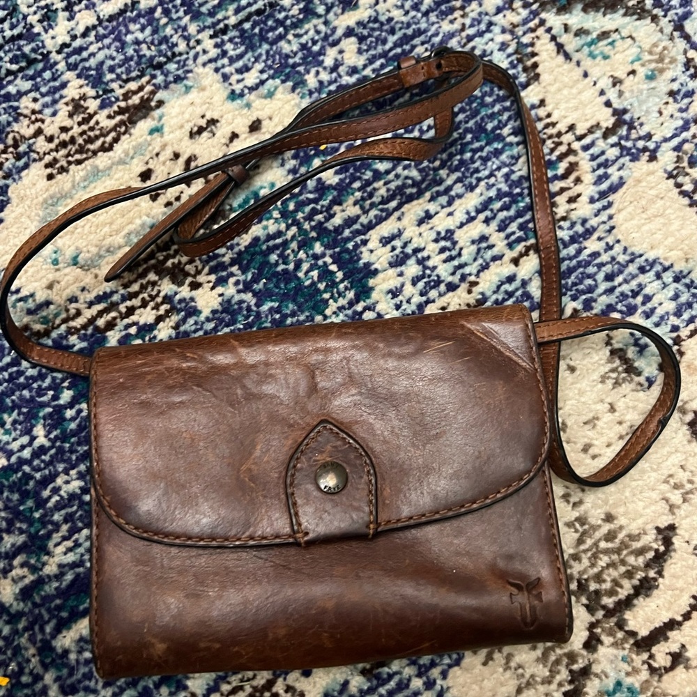 Frye crossbody-Wallet
